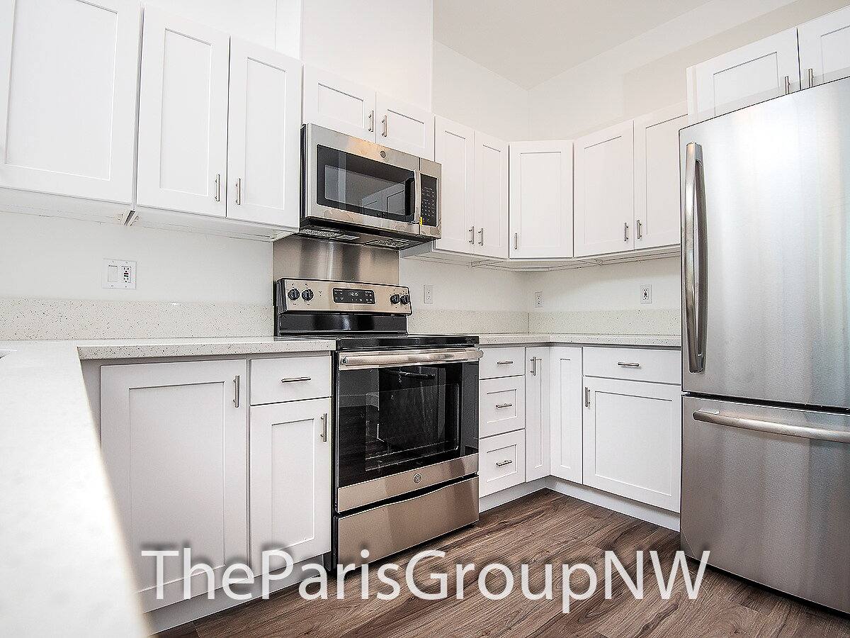 Apartment for rent at 3108 NE 145th St #102, Seattle, WA 98155