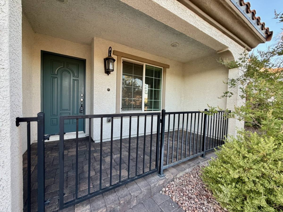 Townhouse for rent at 669 Pickled Pepper Place, Henderson, NV 89015