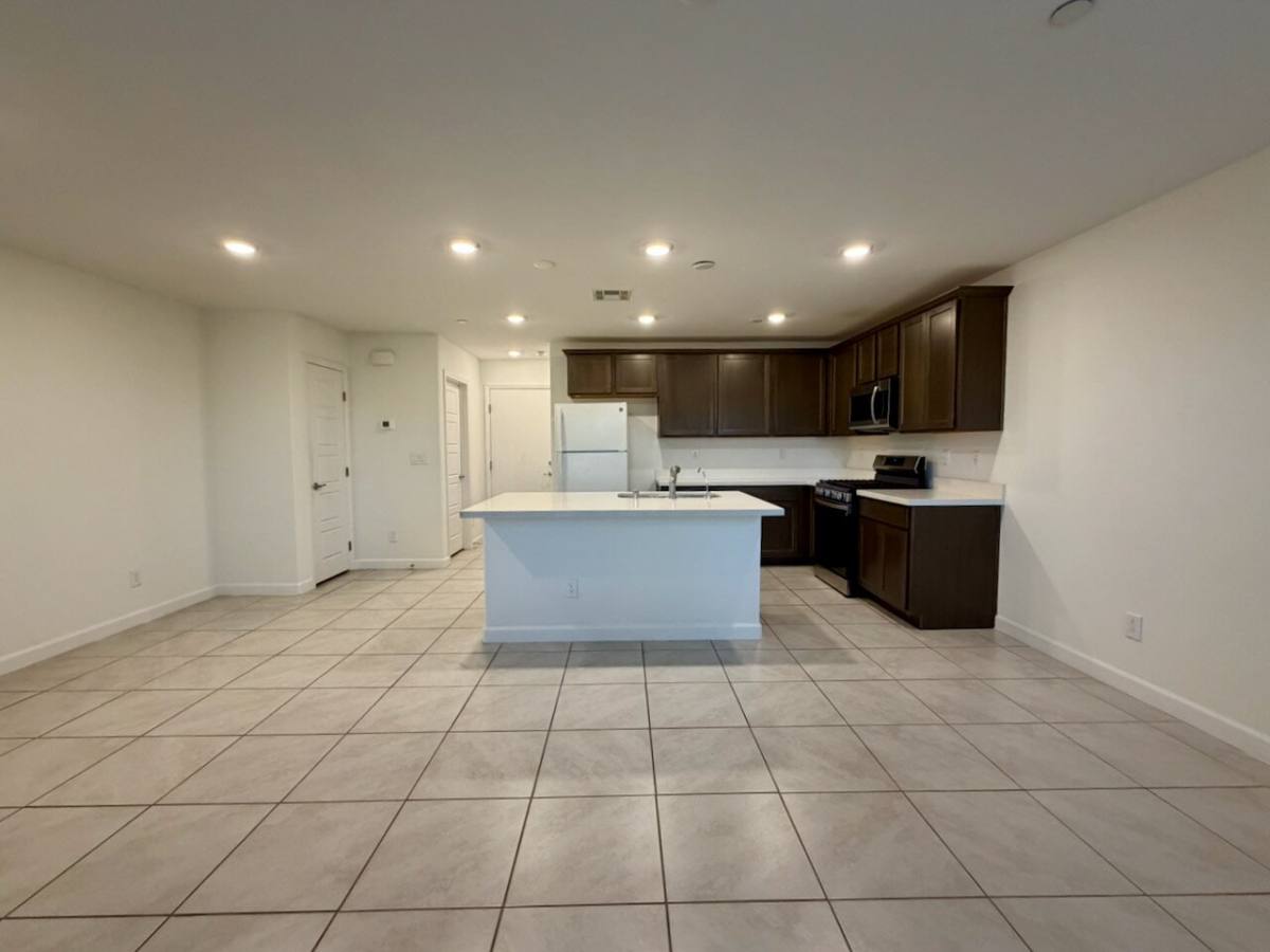 Townhouse for rent at 669 Pickled Pepper Place, Henderson, NV 89015