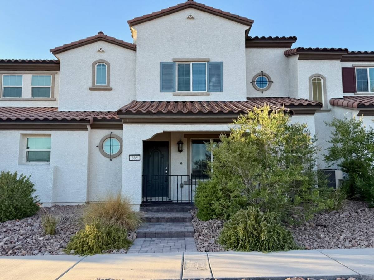 Townhouse for rent at 669 Pickled Pepper Place, Henderson, NV 89015