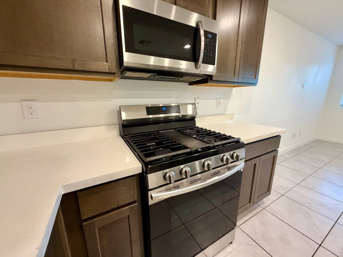 Townhouse for rent at 669 Pickled Pepper Place, Henderson, NV 89015