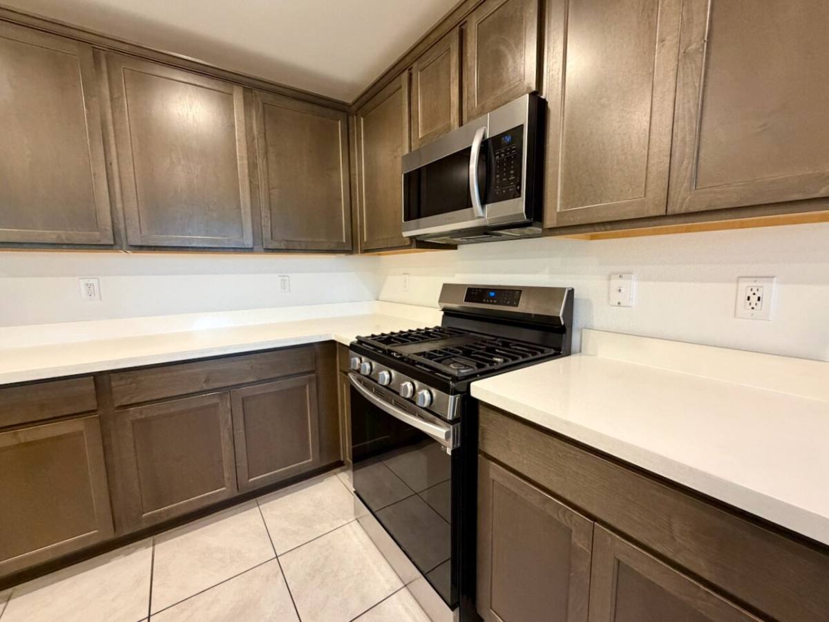 Townhouse for rent at 669 Pickled Pepper Place, Henderson, NV 89015