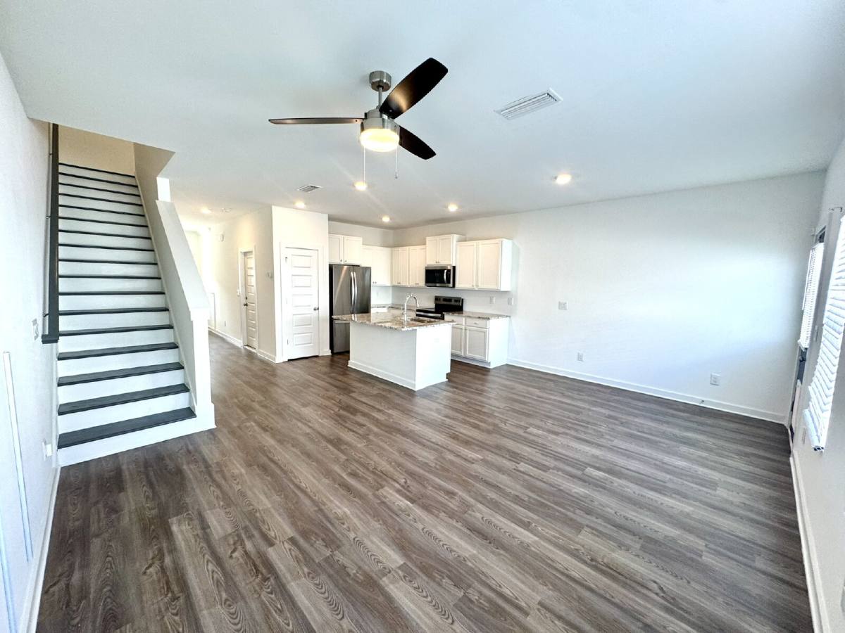 Townhouse for rent at 5889 Tyndall Place, Panama City, FL 32404