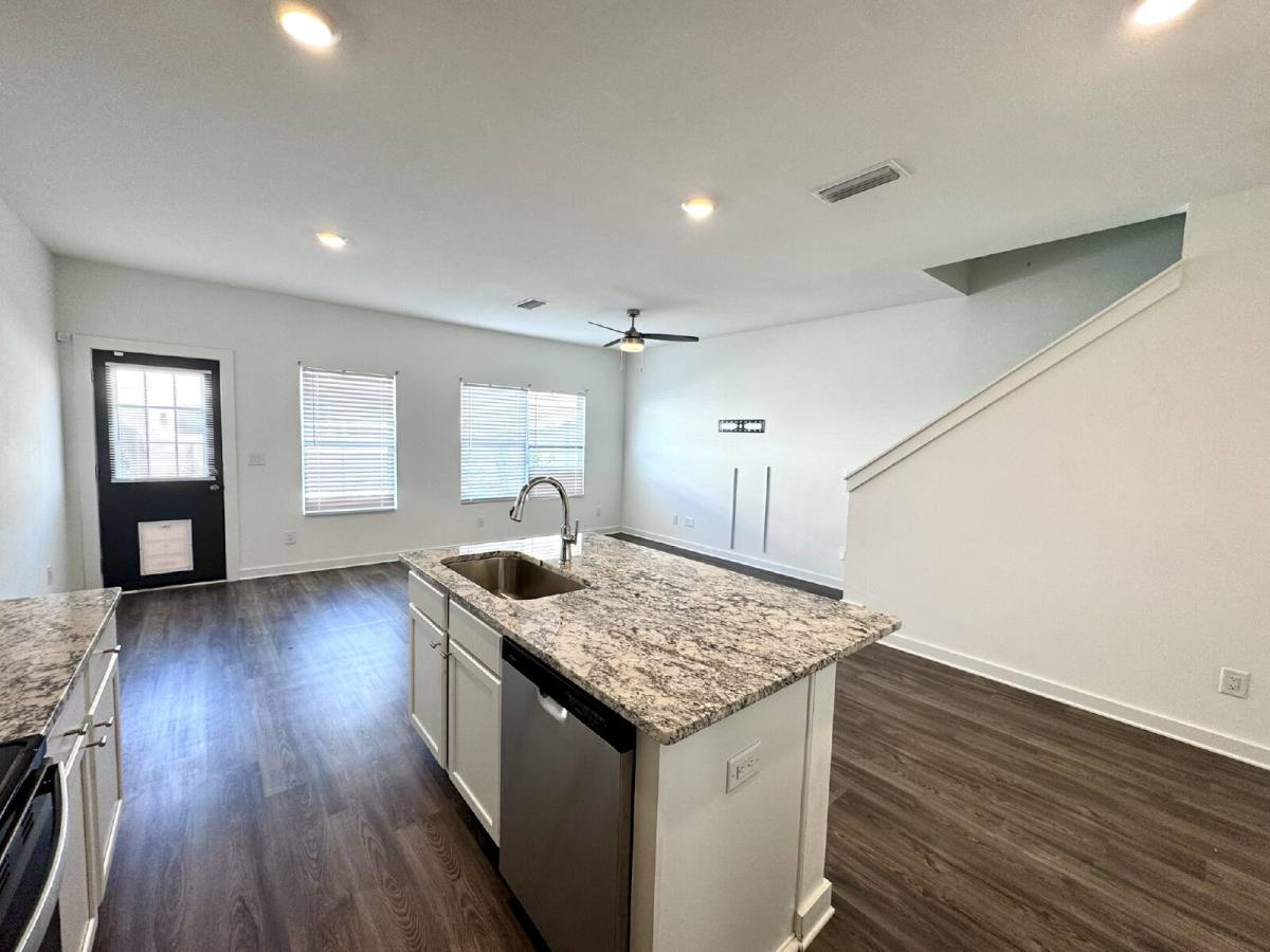 Townhouse for rent at 5889 Tyndall Place, Panama City, FL 32404