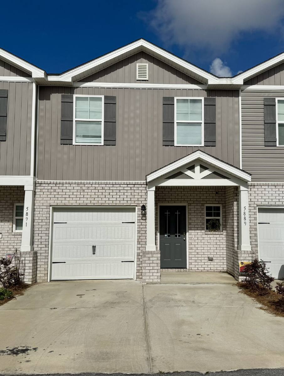 Townhouse for rent at 5889 Tyndall Place, Panama City, FL 32404