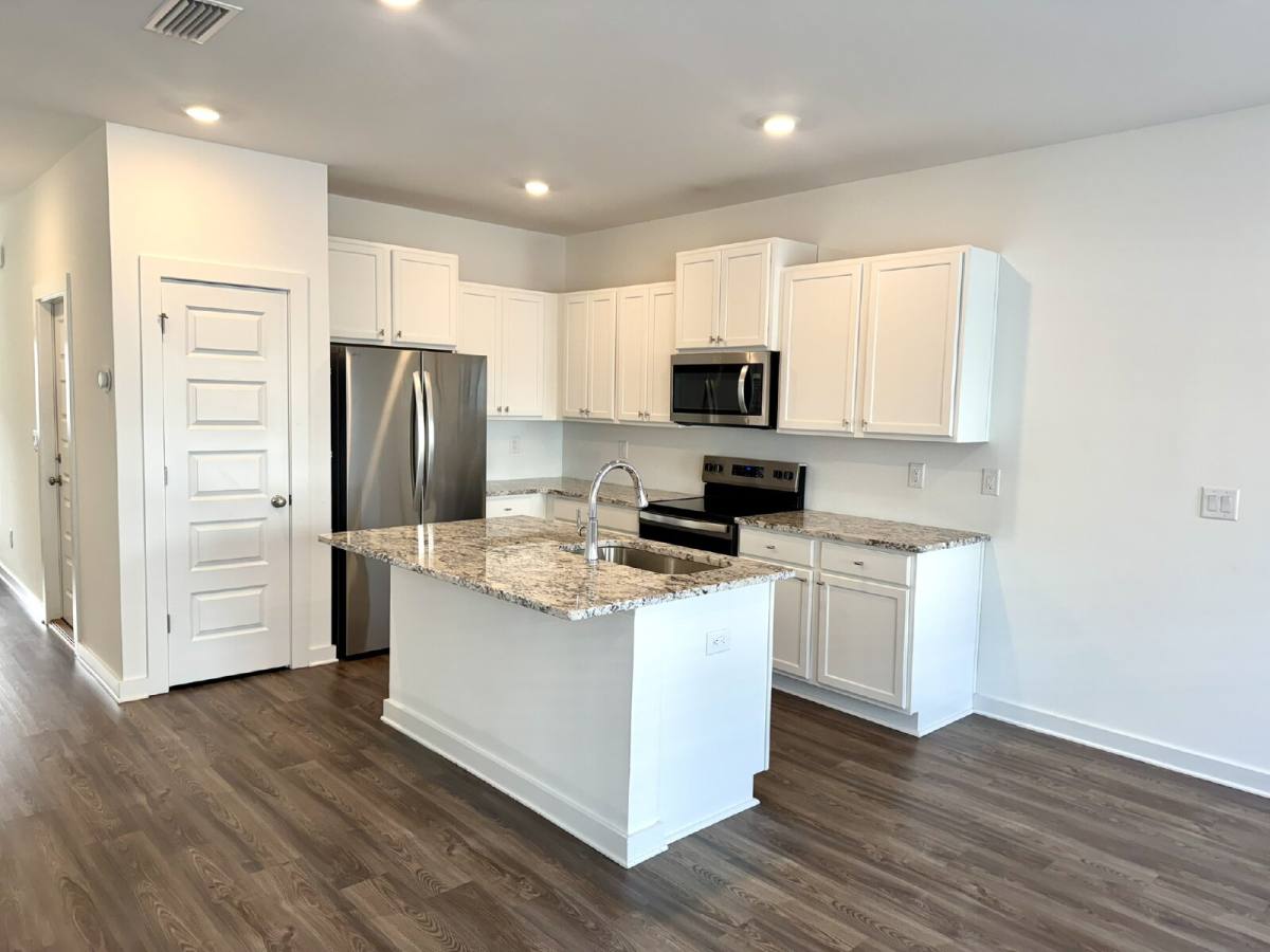 Townhouse for rent at 5889 Tyndall Place, Panama City, FL 32404