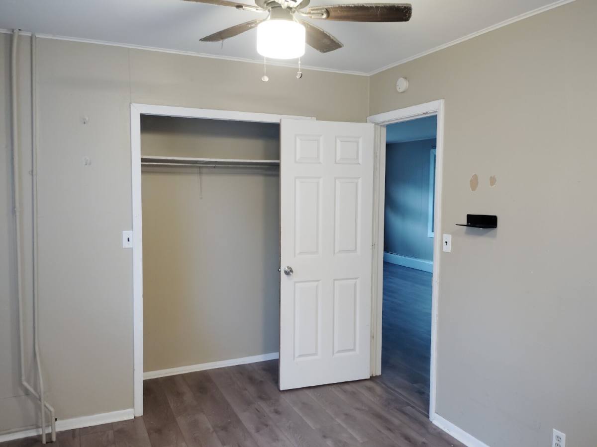 Townhouse for rent at 1296 7th St W #1, Saint Paul, MN 55102
