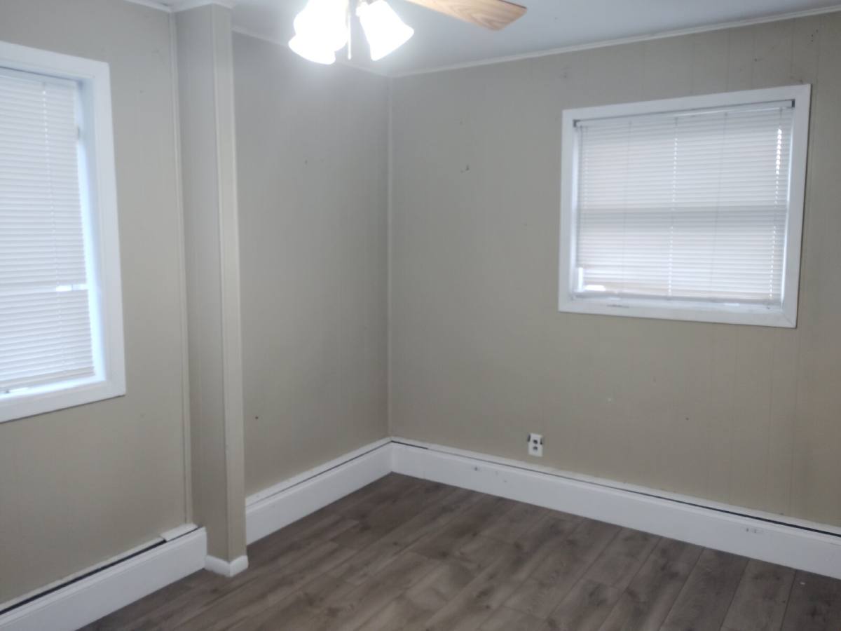 Townhouse for rent at 1296 7th St W #1, Saint Paul, MN 55102