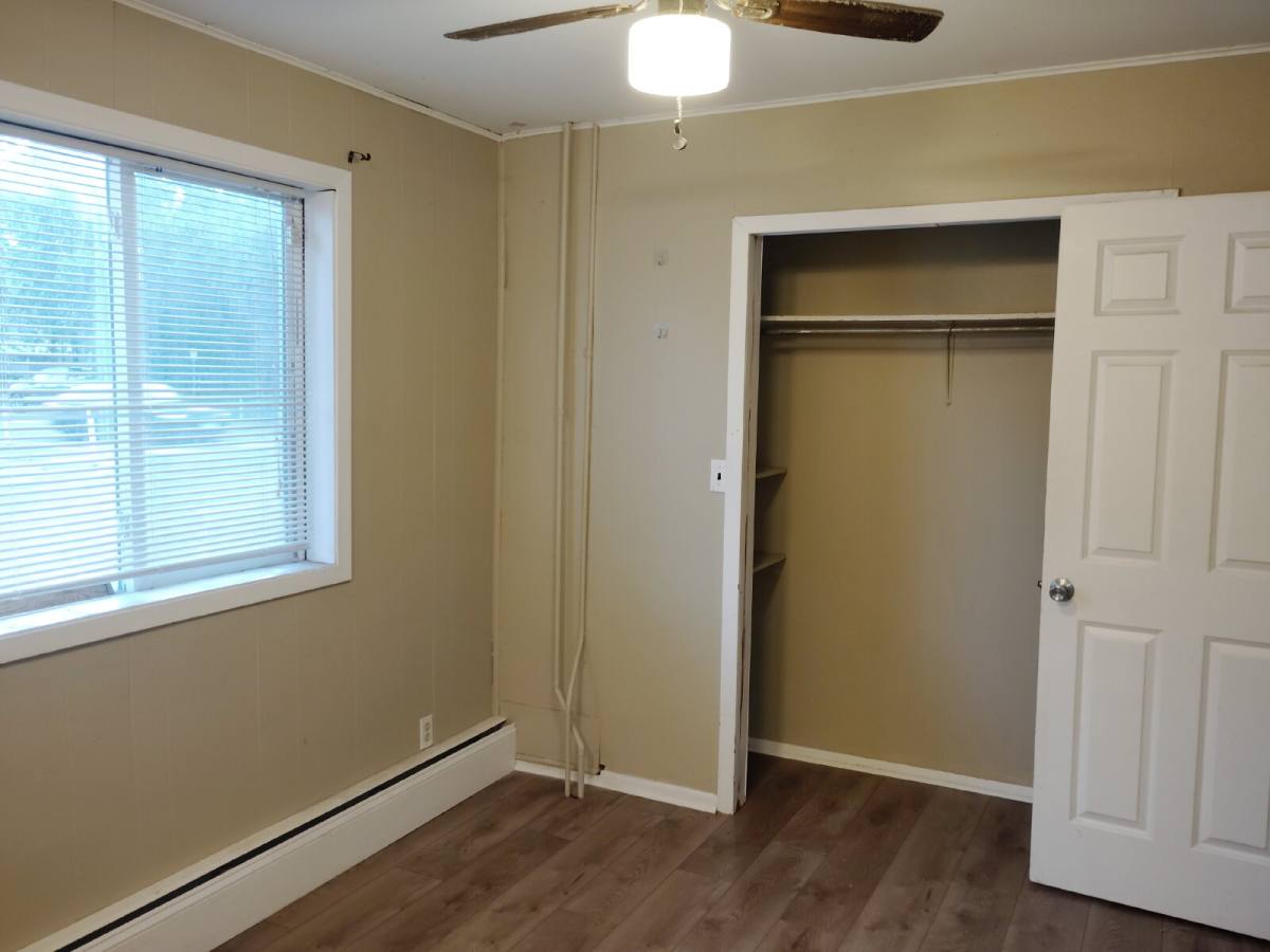 Townhouse for rent at 1296 7th St W #1, Saint Paul, MN 55102