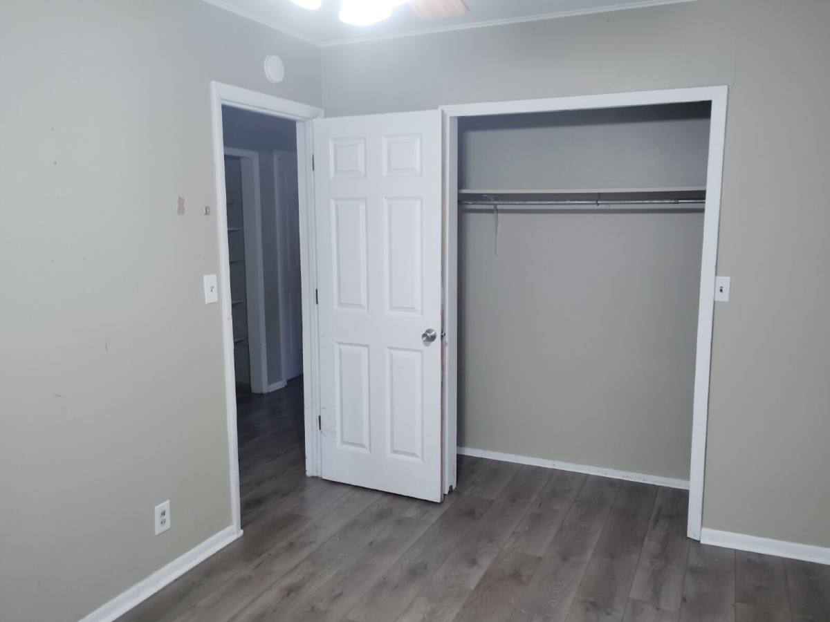 Townhouse for rent at 1296 7th St W #1, Saint Paul, MN 55102