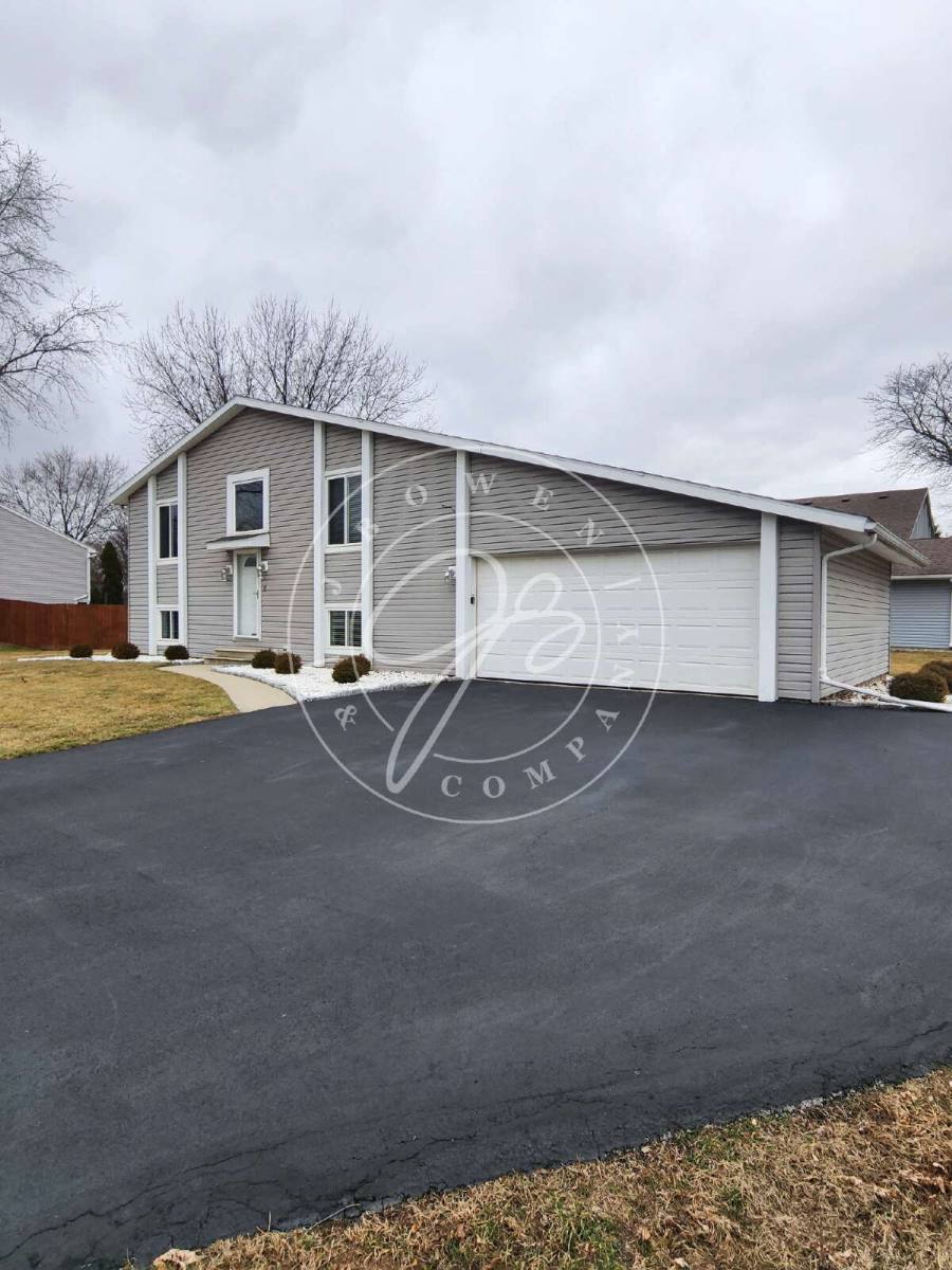 House for rent at 9450 Millcroft Rd, Perrysburg, OH 43551