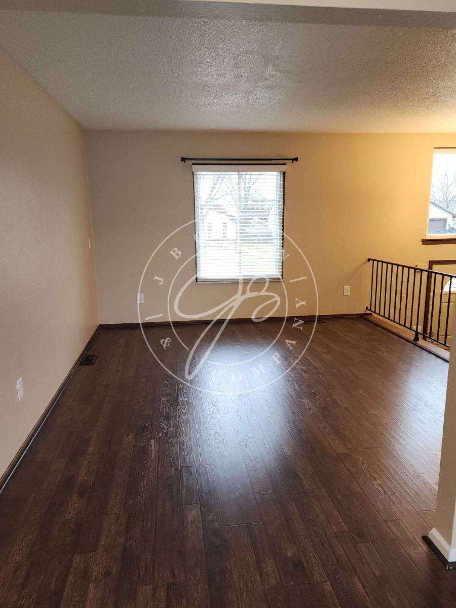 House for rent at 9450 Millcroft Rd, Perrysburg, OH 43551