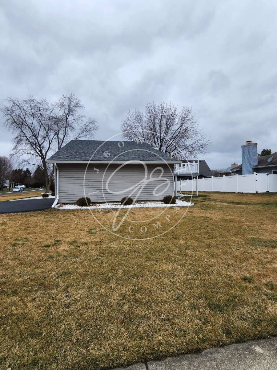 House for rent at 9450 Millcroft Rd, Perrysburg, OH 43551