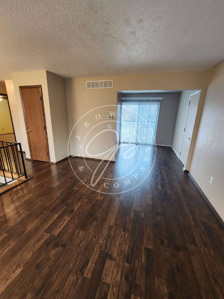 House for rent at 9450 Millcroft Rd, Perrysburg, OH 43551