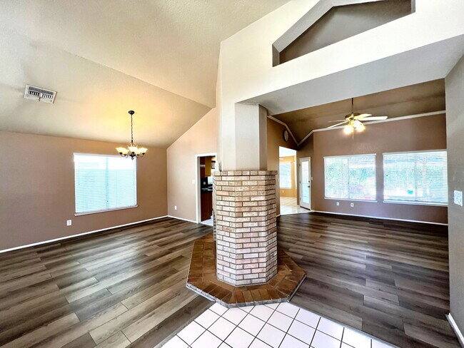 House for rent at 9316 Foxglen Court, Bakersfield, CA 93312