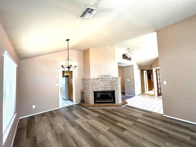 House for rent at 9316 Foxglen Court, Bakersfield, CA 93312
