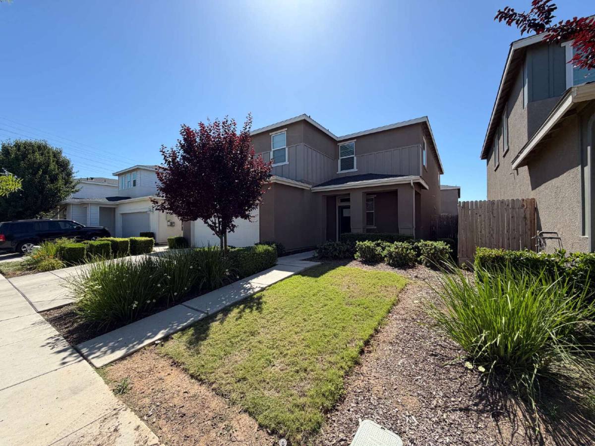 House for rent at 2454 Quesada Dr, Merced, CA 95340