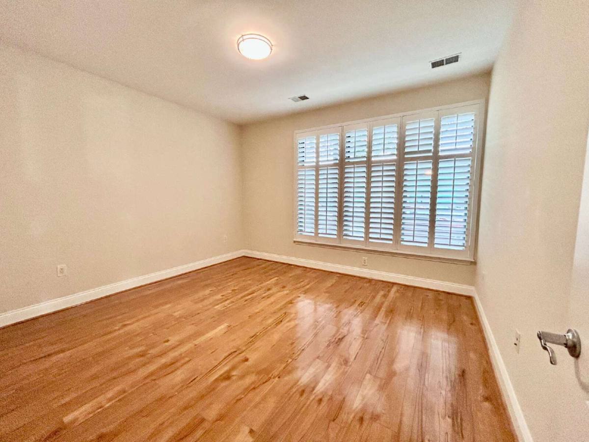 Condo for rent at 525 N Fayette St #117, Alexandria, VA 22314