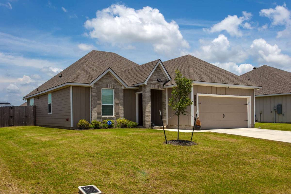 House for rent at 293 Harvest Lake Dr, Snook, TX 77878