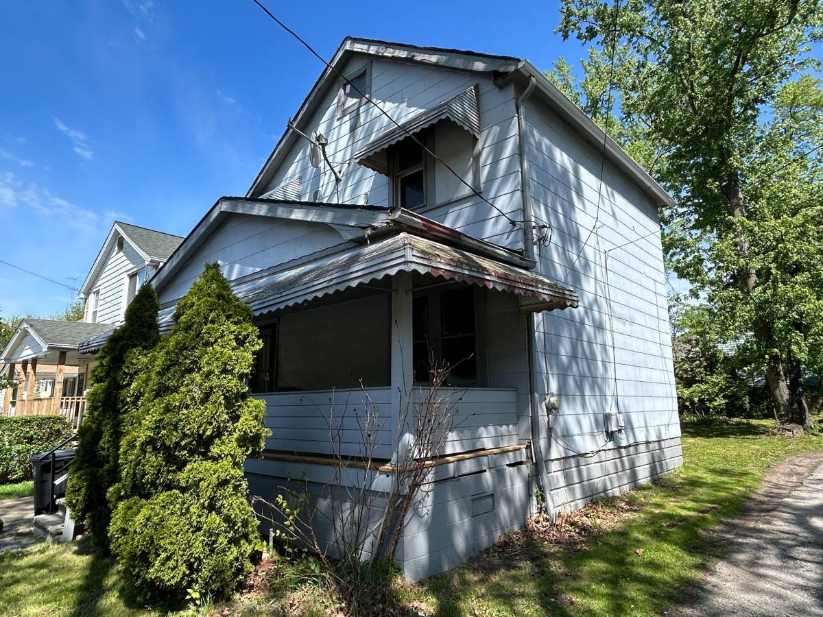 House for rent at 9535 Nelson Ave, Cleveland, OH 44105