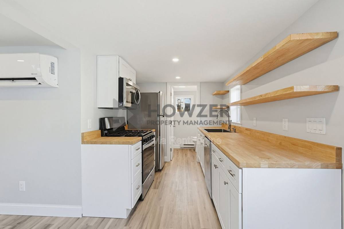 Apartment for rent at 35 Riverside Dr #1R, Buzzards Bay, MA 02532