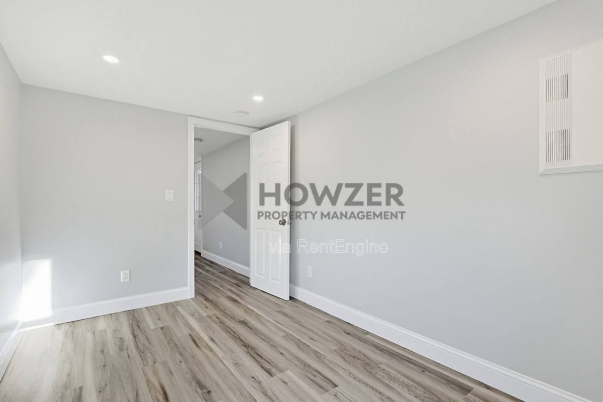 Apartment for rent at 35 Riverside Dr #1R, Buzzards Bay, MA 02532