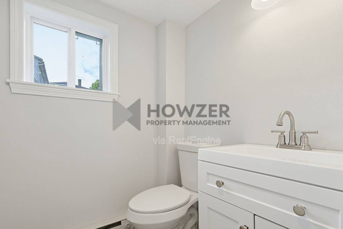 Apartment for rent at 35 Riverside Dr #1R, Buzzards Bay, MA 02532