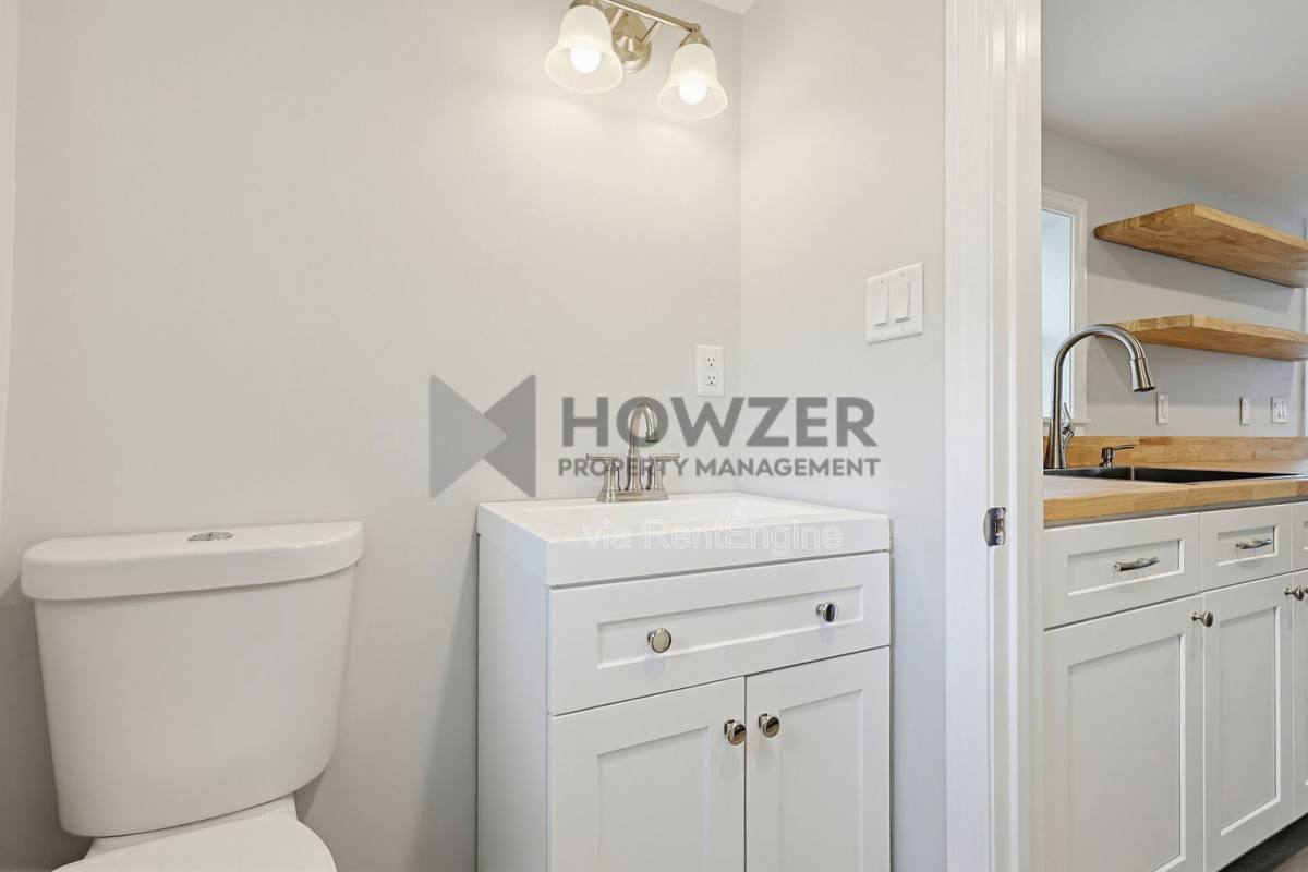 Apartment for rent at 35 Riverside Dr #1R, Buzzards Bay, MA 02532