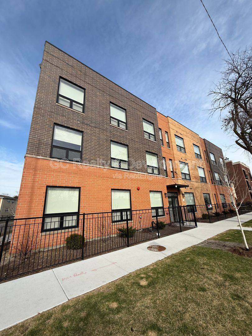 Condo for rent at 5071 N NW Highway 301, Chicago, IL 60630
