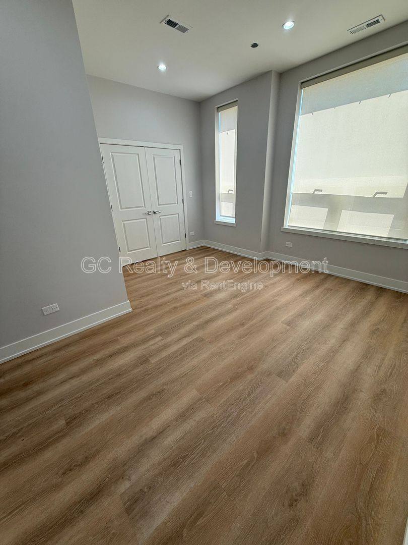 Condo for rent at 5071 N NW Highway 301, Chicago, IL 60630