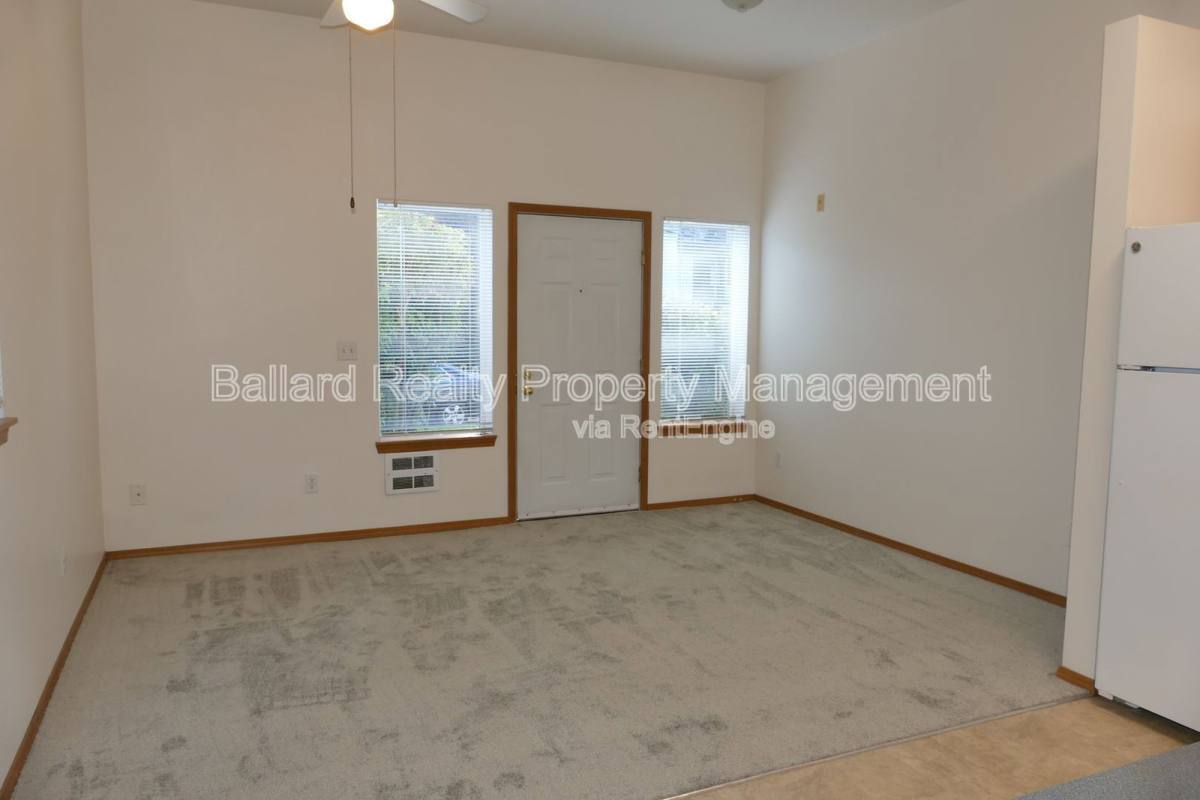 Apartment for rent at 1550 NW 51st St #1, Seattle, WA 98107