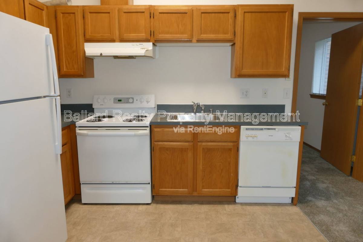 Apartment for rent at 1550 NW 51st St #1, Seattle, WA 98107