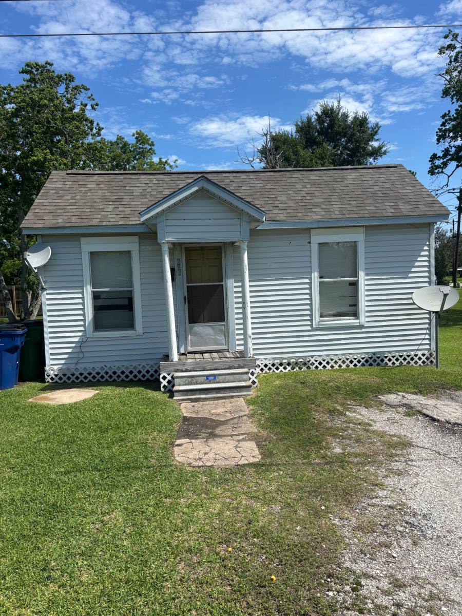 House for rent at 608 W Cedar, Angleton, TX 77515