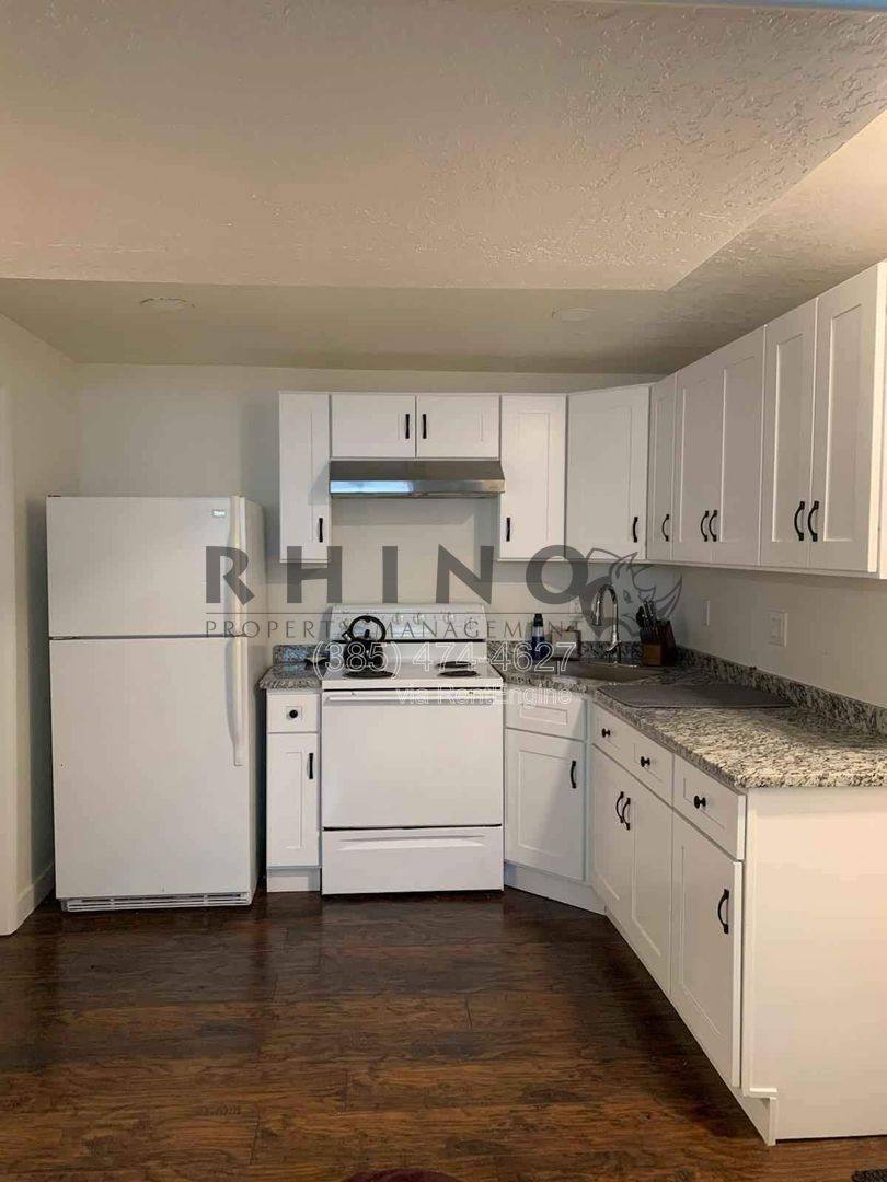 House for rent at 983 E Dry Gulch Circle, Sandy, UT 84094