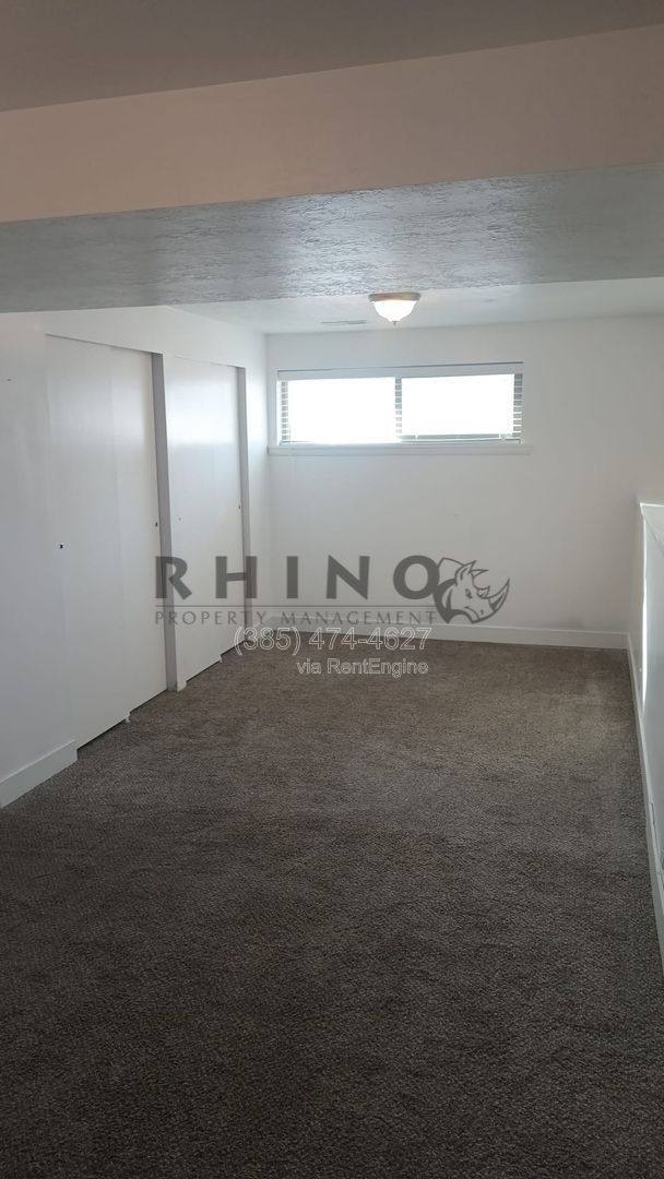 House for rent at 983 E Dry Gulch Circle, Sandy, UT 84094