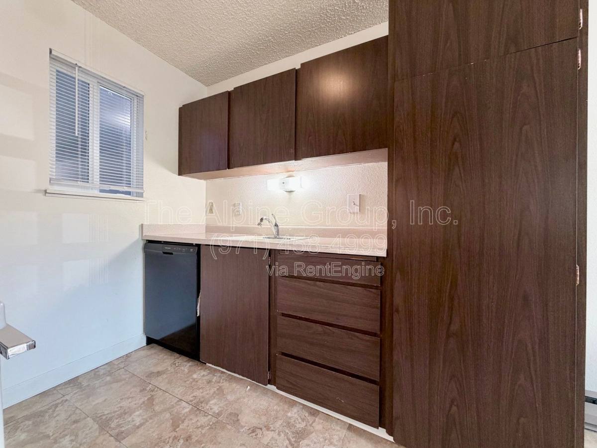 Apartment for rent at 13325 SW 17th St, Beaverton, OR 97008