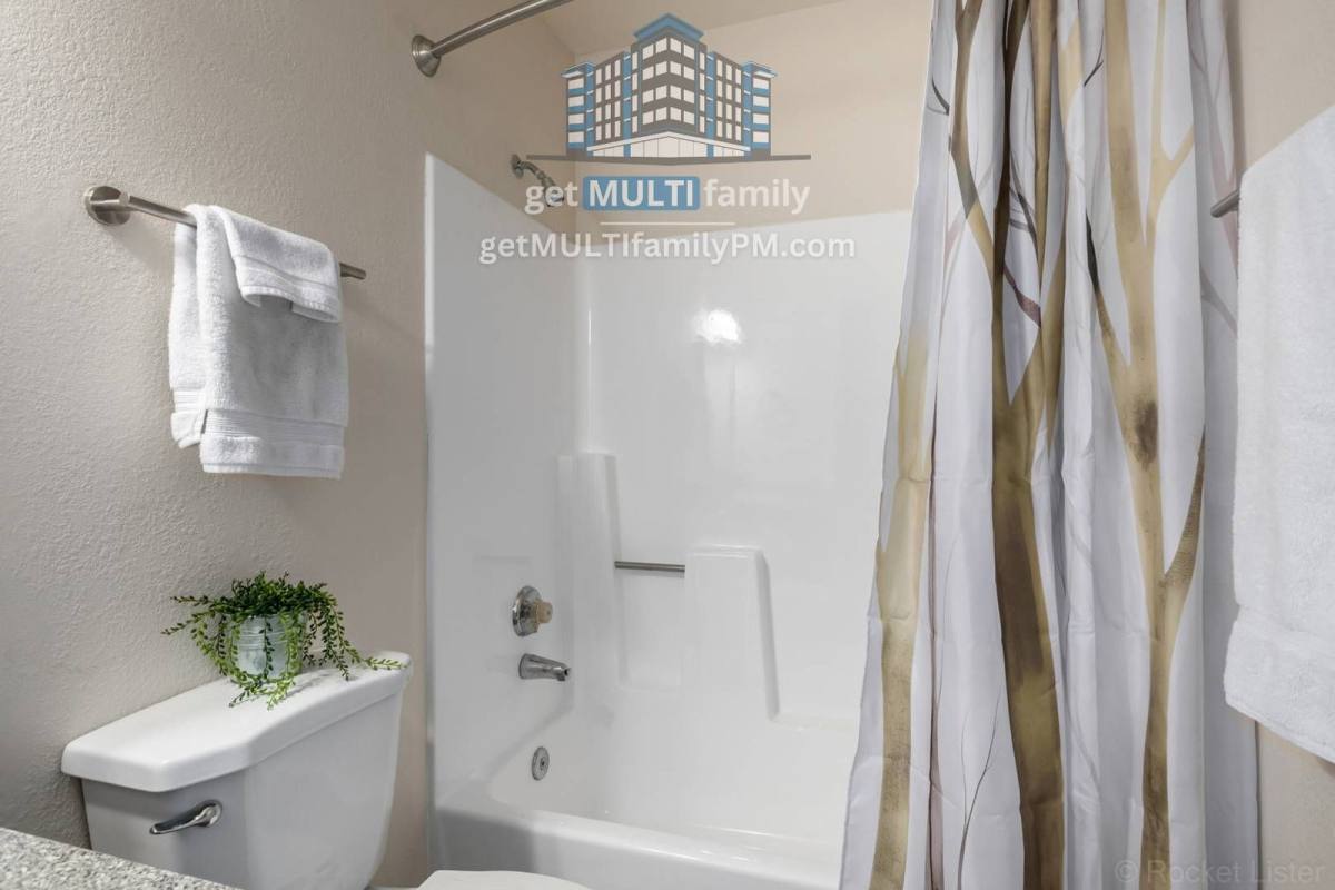 Condo for rent at 11640 N 51st Ave #237, Glendale, AZ 85304
