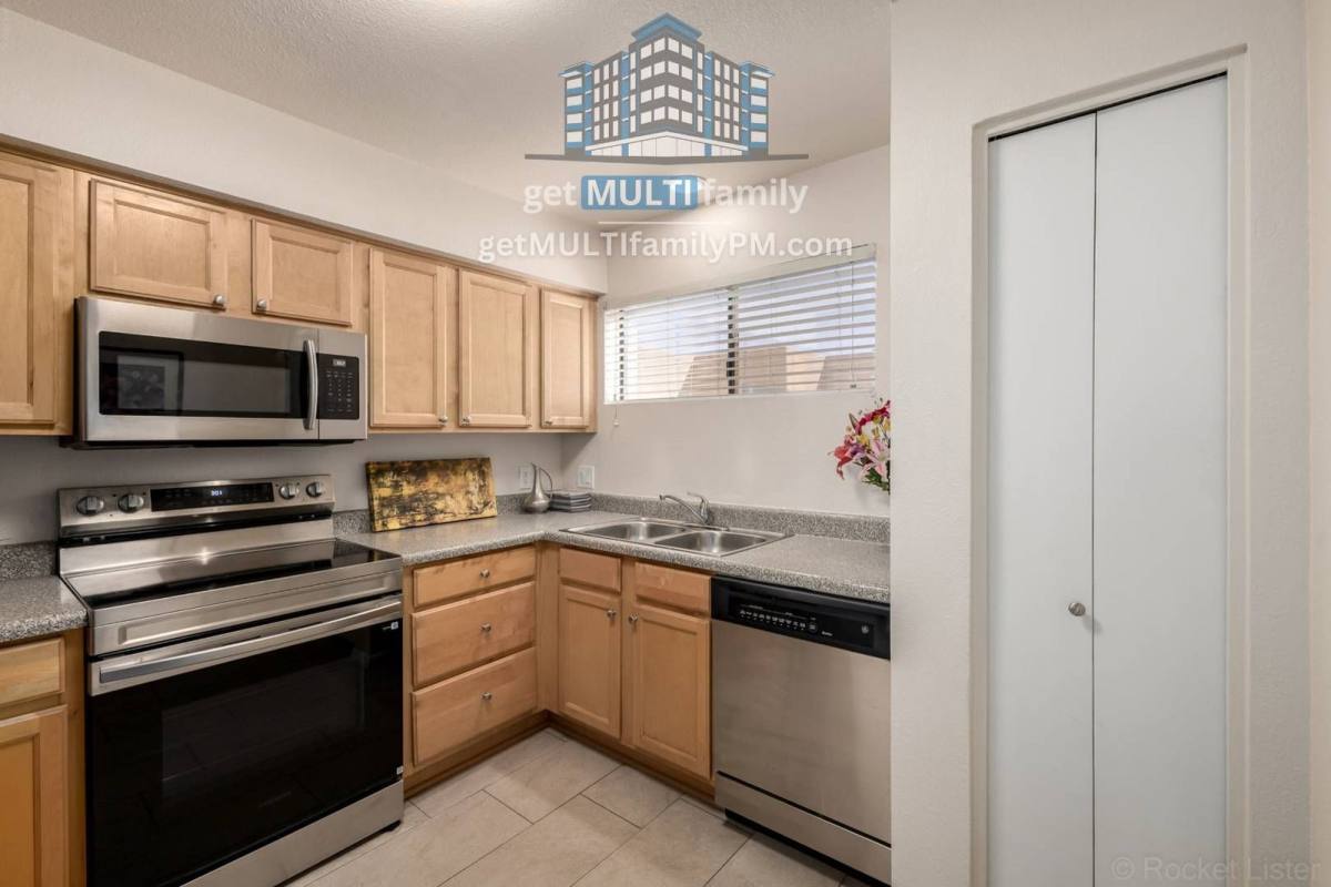 Condo for rent at 11640 N 51st Ave #237, Glendale, AZ 85304