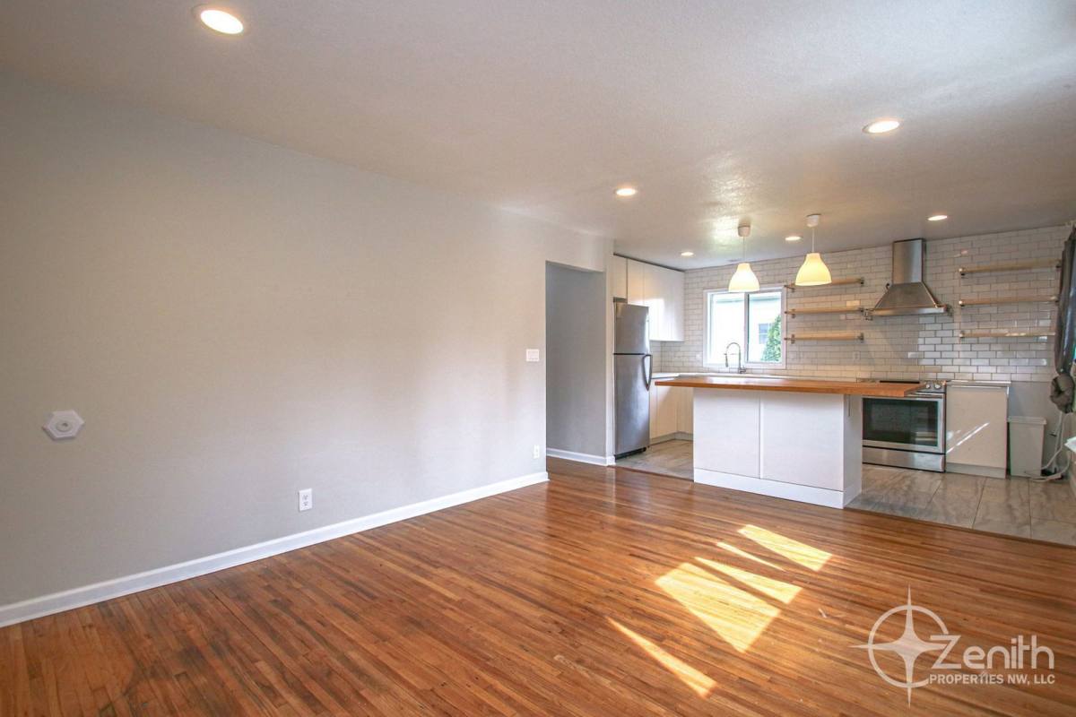 Apartment for rent at 1601 Esther St, Vancouver, WA 98660