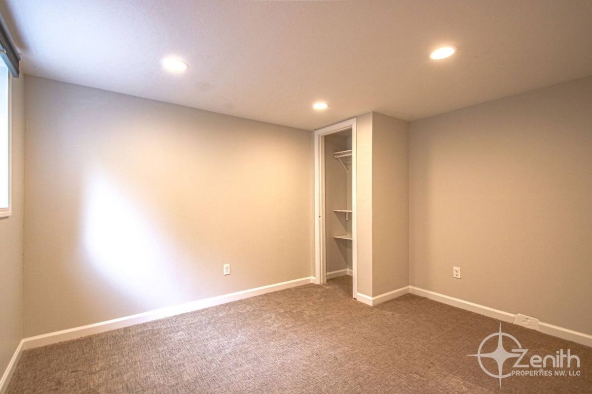 Apartment for rent at 1601 Esther St, Vancouver, WA 98660