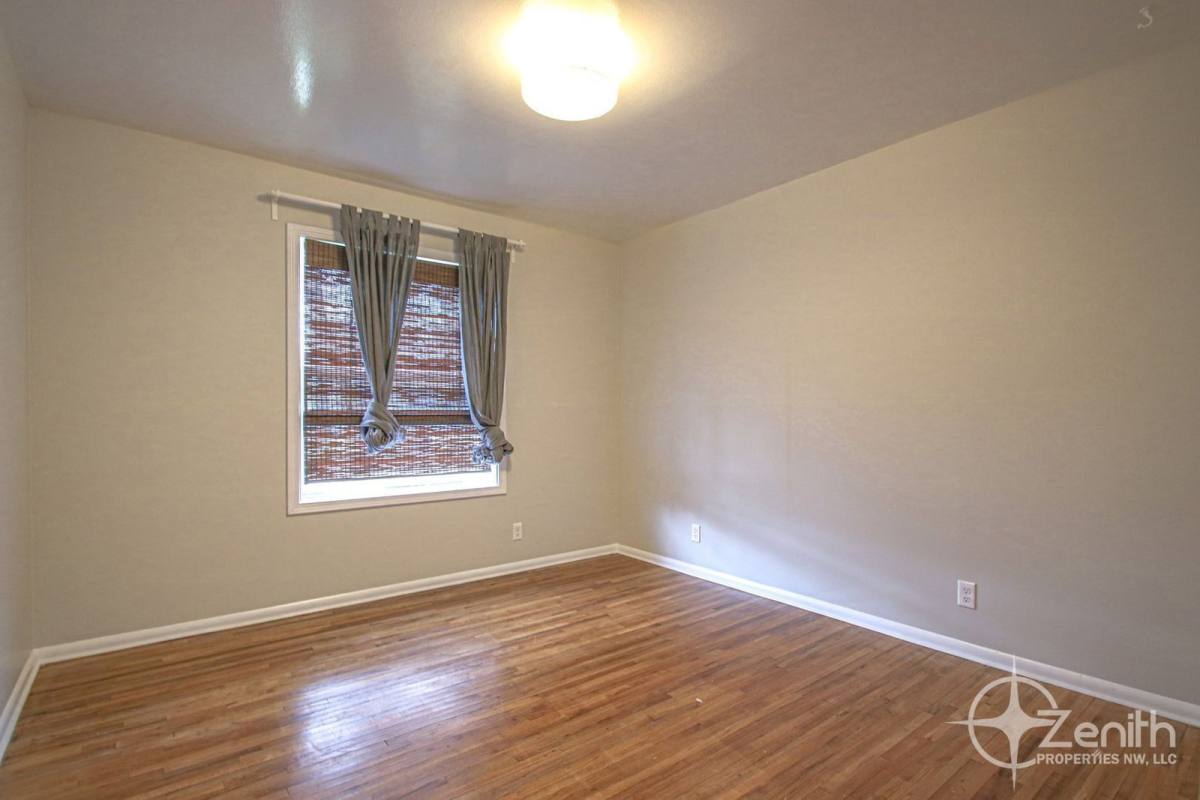 Apartment for rent at 1601 Esther St, Vancouver, WA 98660