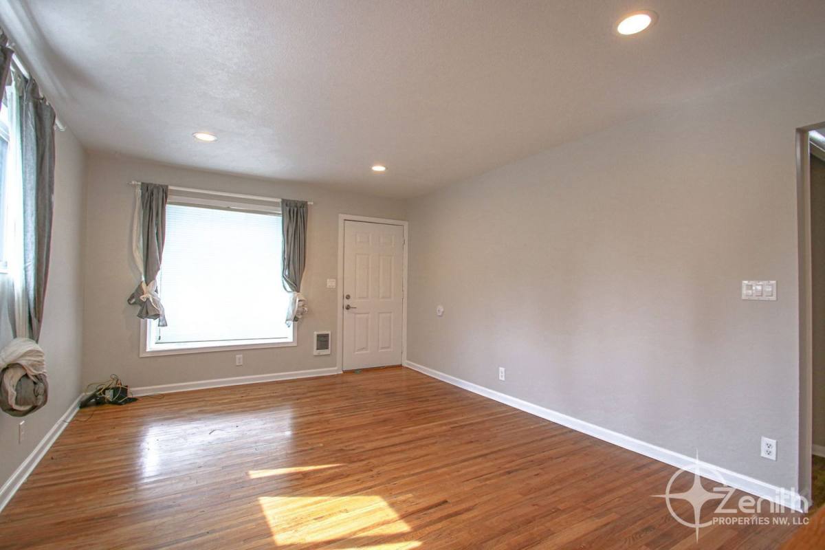 Apartment for rent at 1601 Esther St, Vancouver, WA 98660