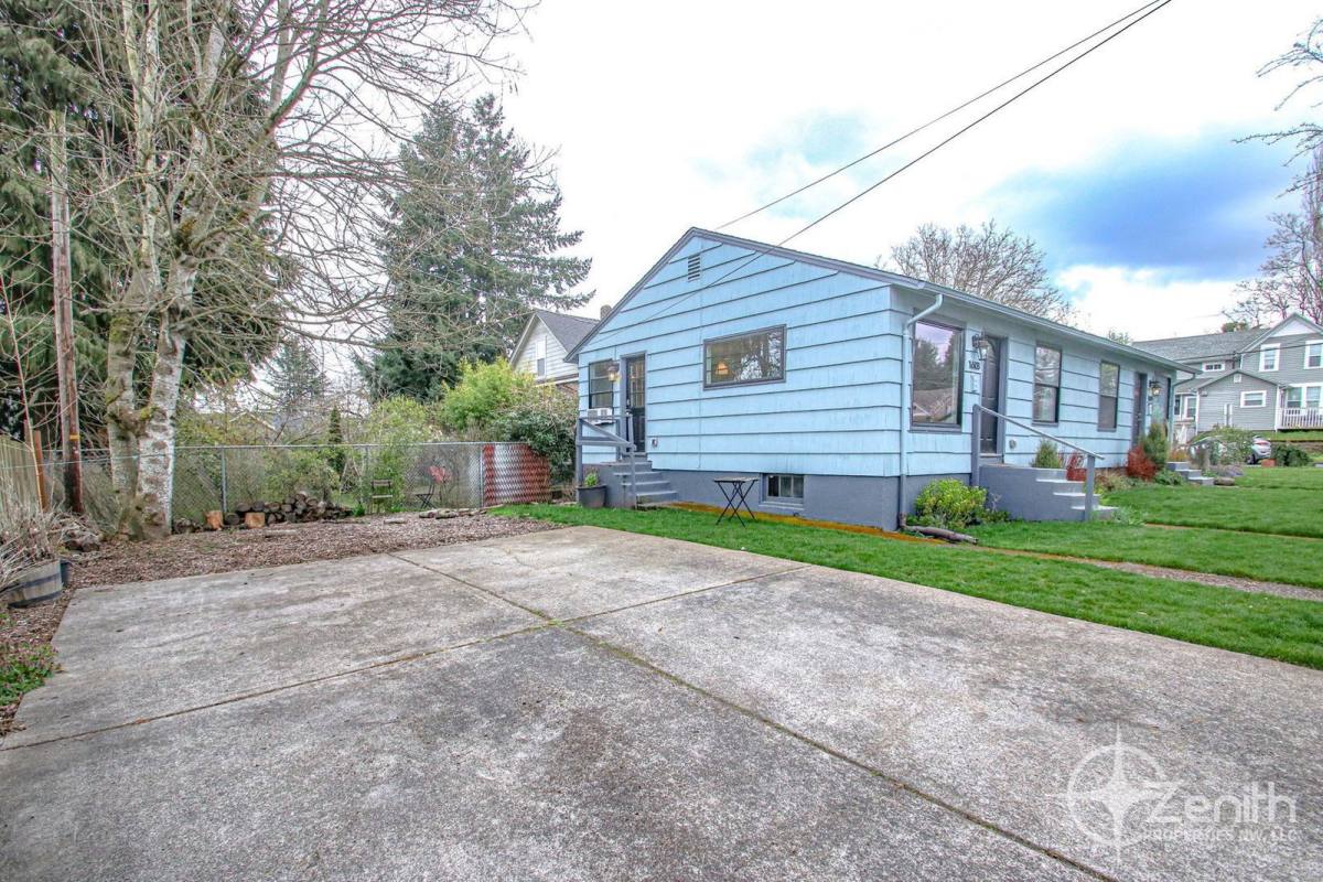 Apartment for rent at 1601 Esther St, Vancouver, WA 98660