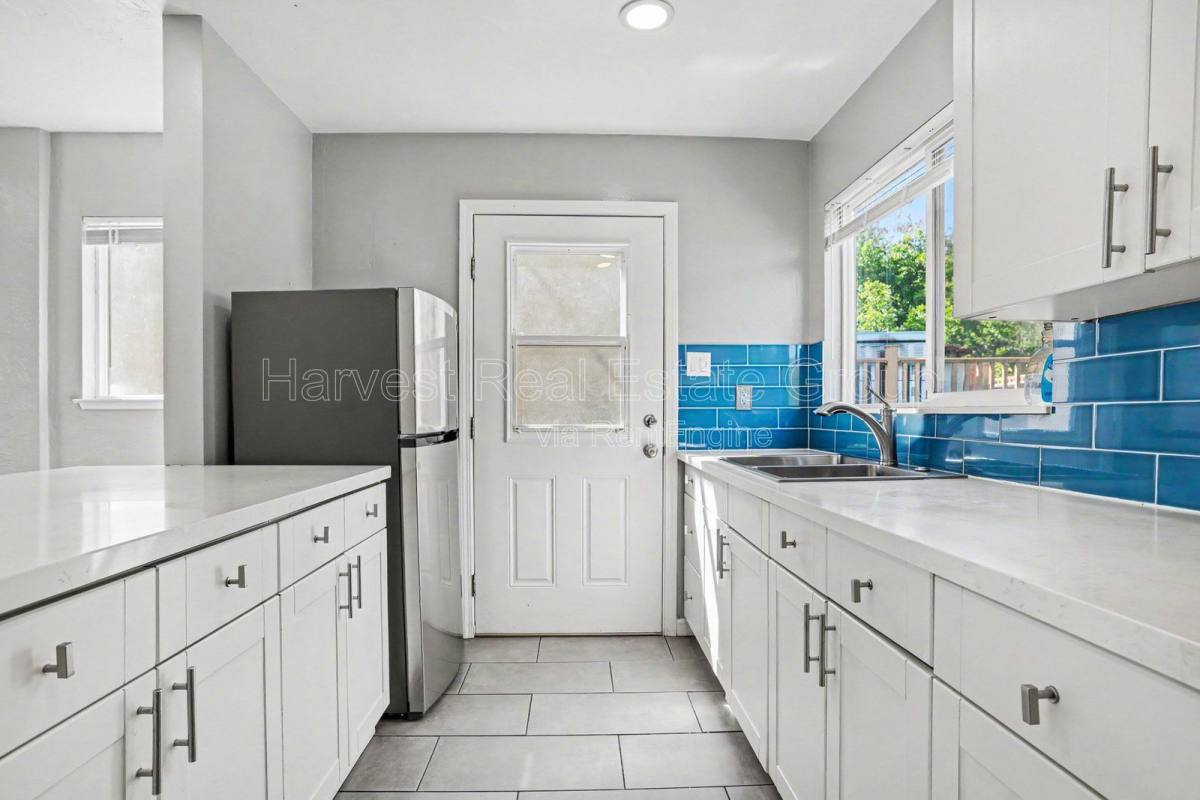 Apartment for rent at 14772 Midland Rd #C, San Leandro, CA 94578
