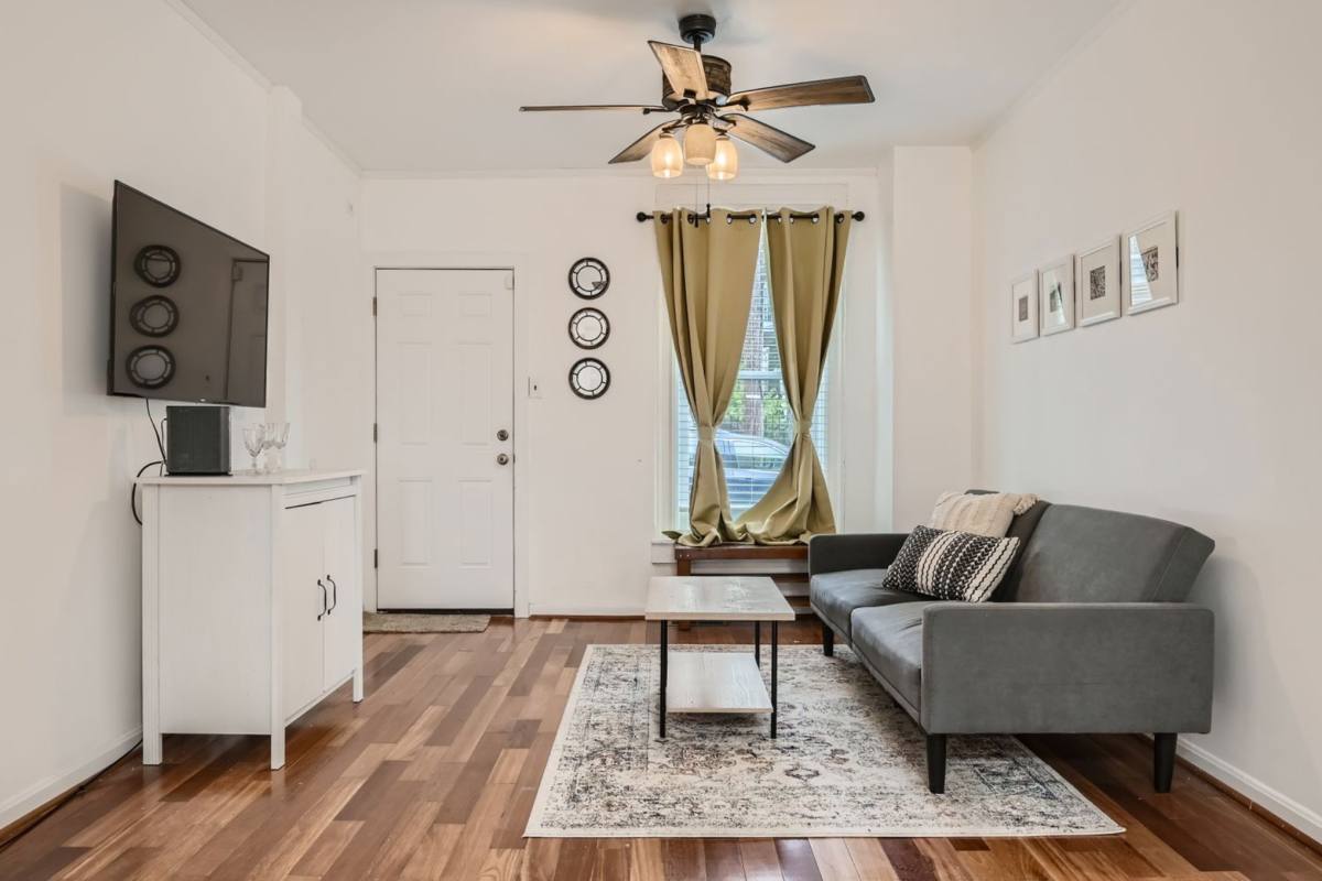 House for rent at 29 N Belnord Ave, Baltimore, MD 21224