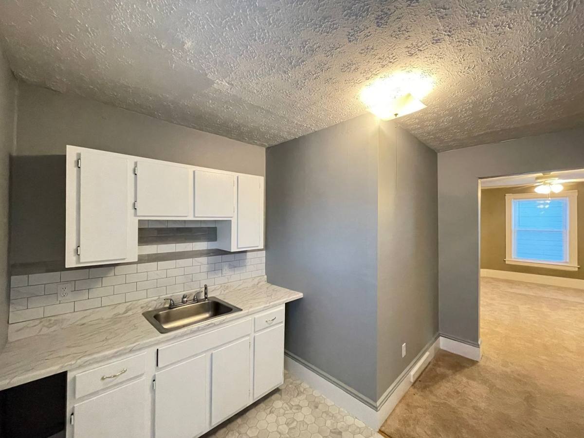 Apartment for rent at 601 Hevey St #5, Manchester, NH 03102