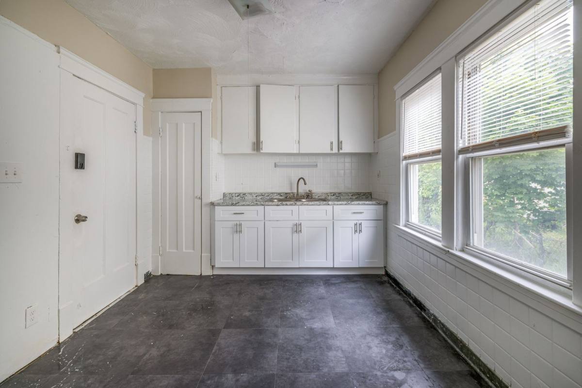 Apartment for rent at 12401 Parkhill Ave, Cleveland, OH 44120
