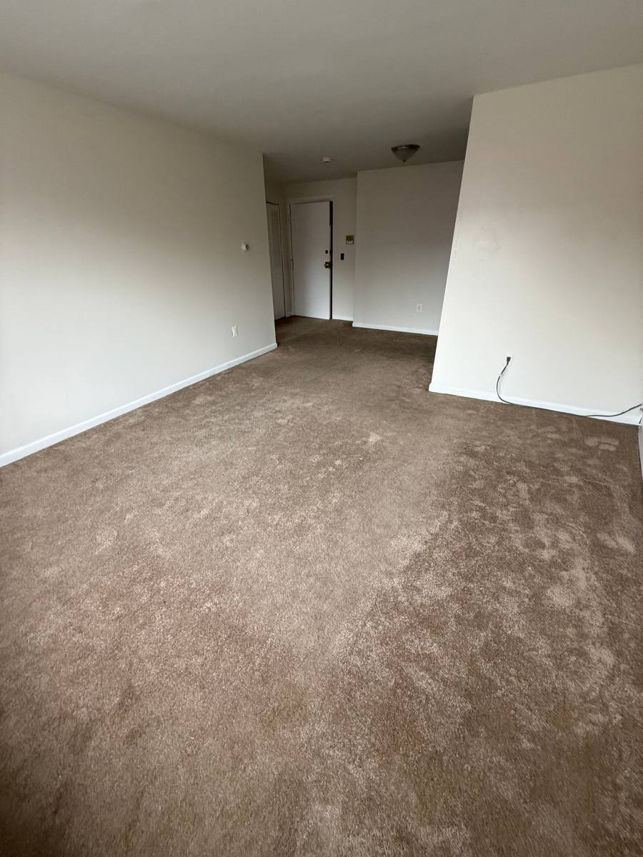 Apartment for rent at 16 Niles St #108, Hartford, CT 06105