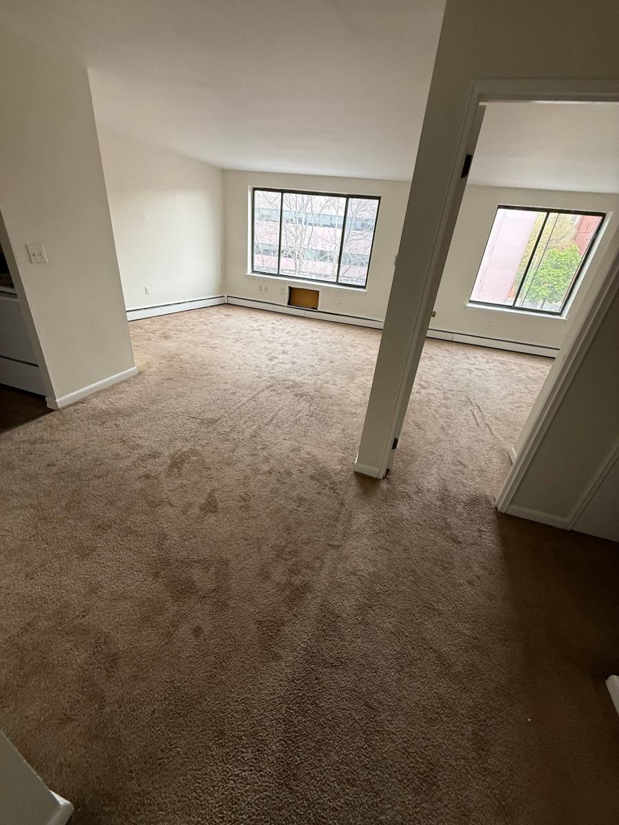 Apartment for rent at 16 Niles St #108, Hartford, CT 06105