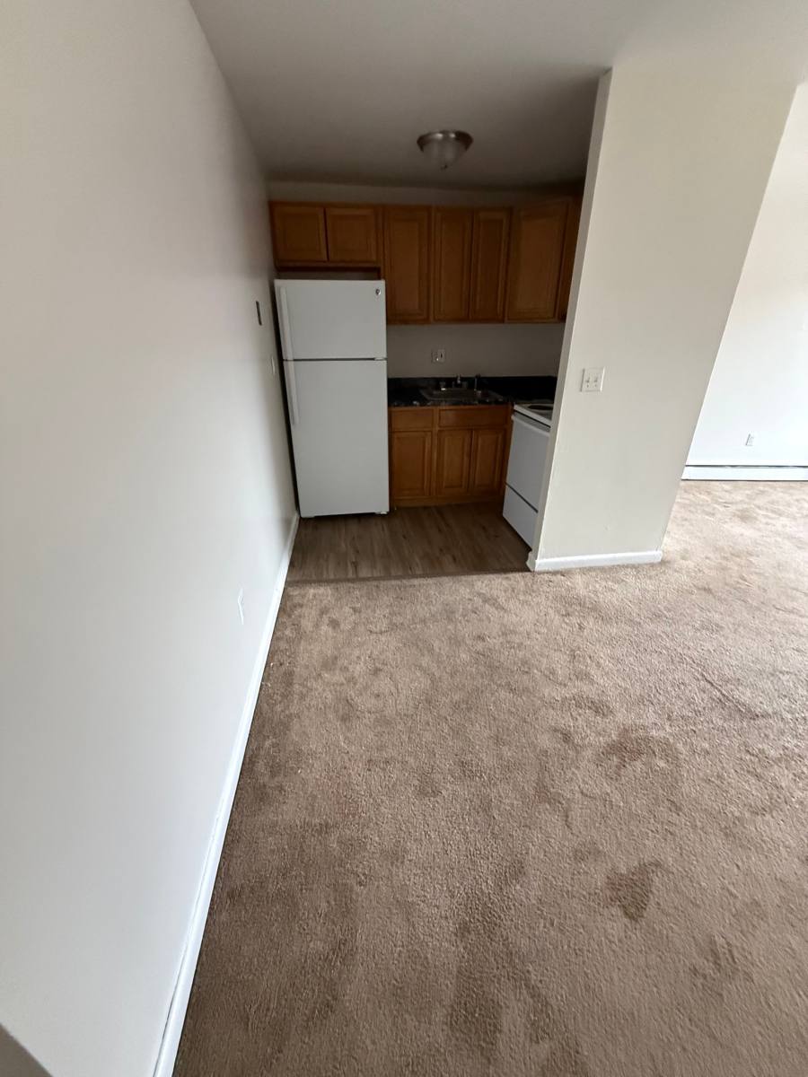 Apartment for rent at 16 Niles St #108, Hartford, CT 06105